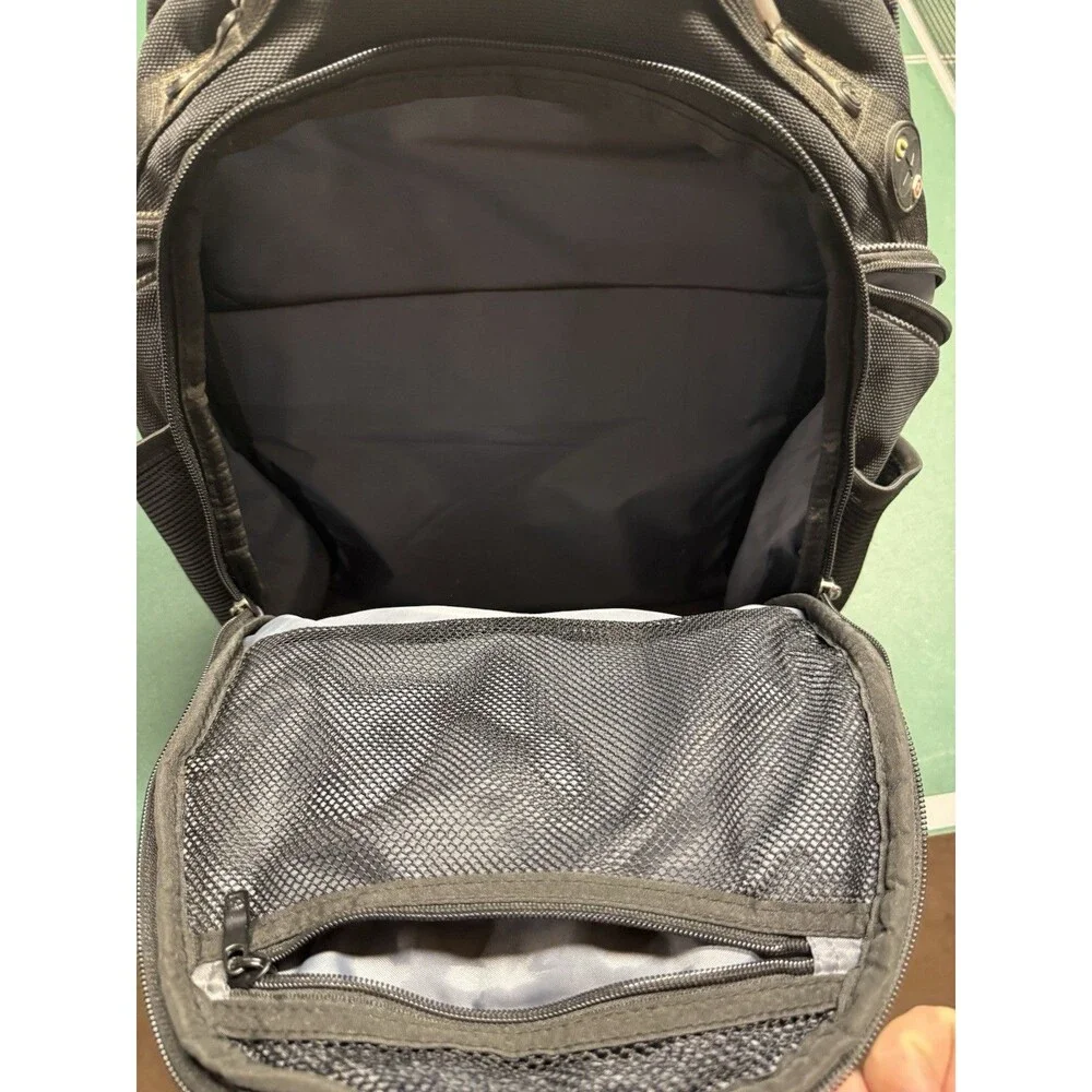 Wenger - SwissGear Clutch Backpack Laptop Case - Black/Gray